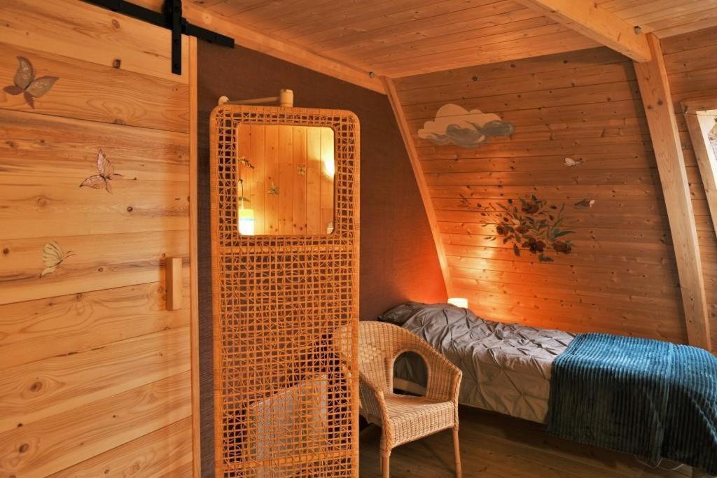 Au-dela Des Nuages, Insolite & Guest house Aubessagne