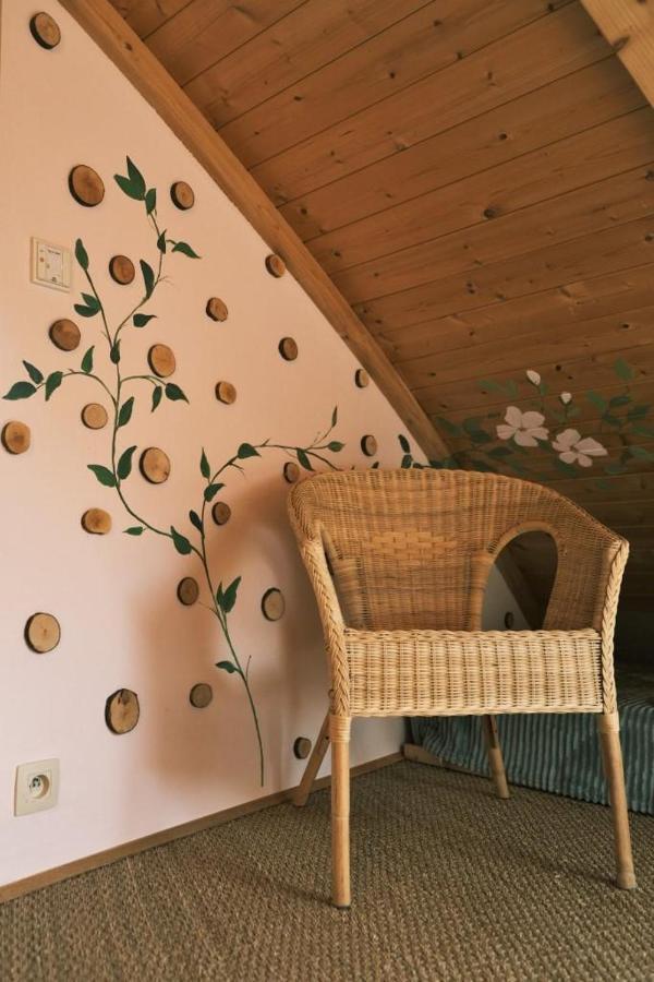 Au-dela Des Nuages, Insolite & Guest house